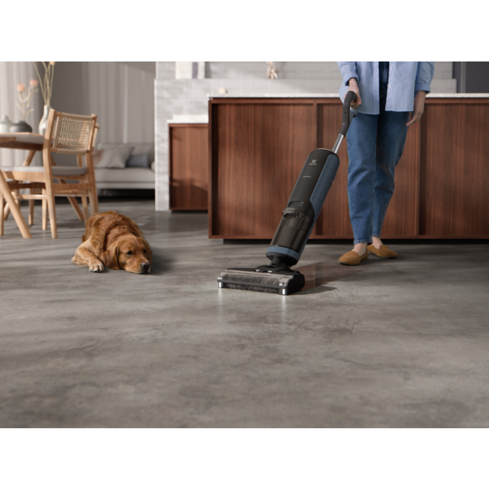 Electrolux - Wet&Dry bežični štapni usisivač - EW81U3DB