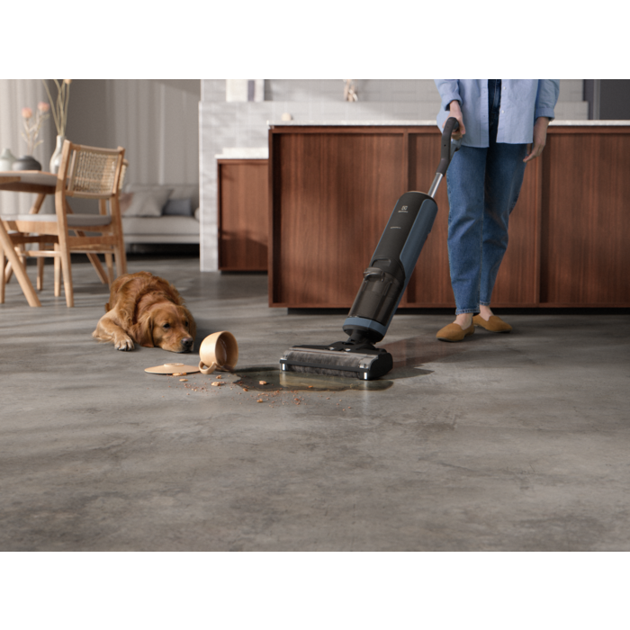 Electrolux - Wet&Dry bežični štapni usisivač - EW81U3DB