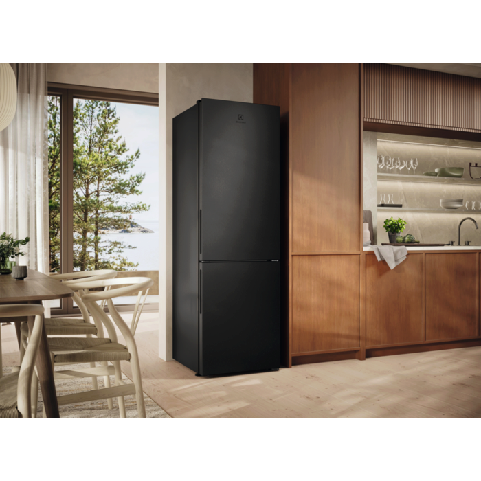 Electrolux - Samostojeći kombinovani frižideri - LNC8MC32B