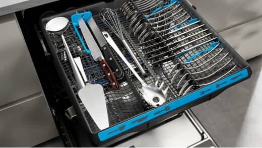 Mašina za pranje sudova sa MaxiFlex trećom fiokom