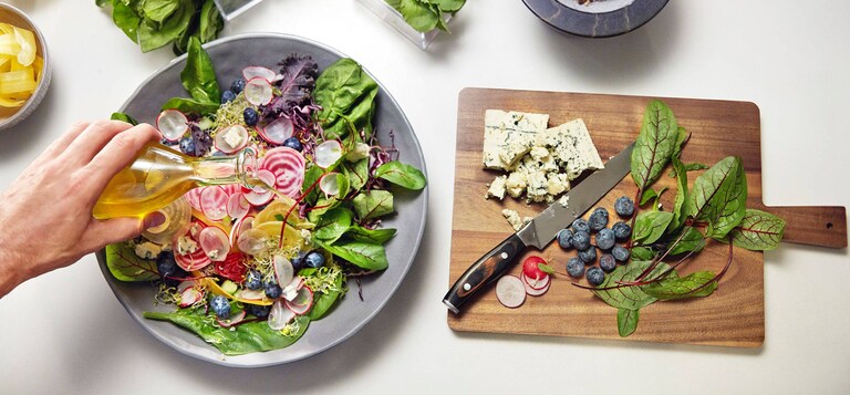 Salata od borovnice, cvekle i gorgonzole