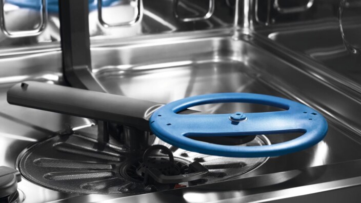 Dishwasher with MaxiFlex drawer